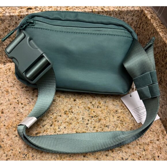 Lululemon Everywhere Belt Bag Extended Strap Tidewater Teal NWT Water Repellent - Picture 5 of 11